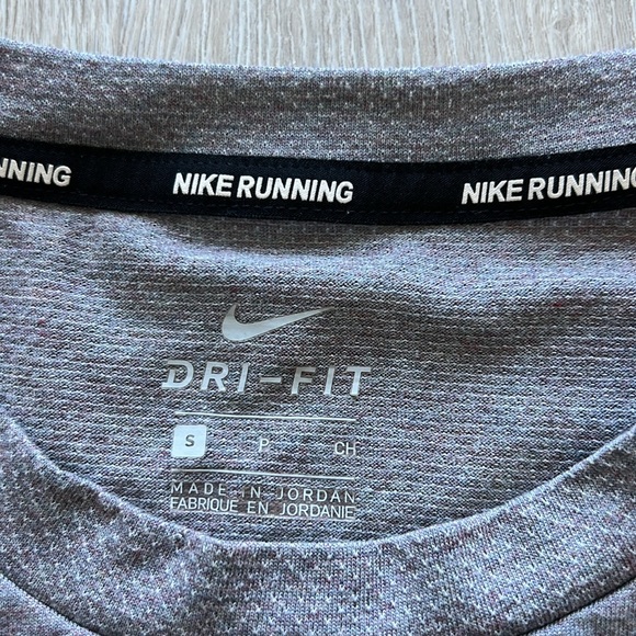 Nike running tank. Size small. Gray with white print logo - Picture 2 of 3